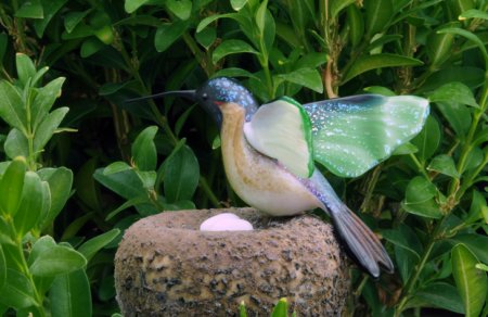 /treks/arteartigianatoperlacasa/i-vetri-d-arte-di-vittorio-costantini/06-colibri-siol-nido-hummingbird-on-the-nest.jpg